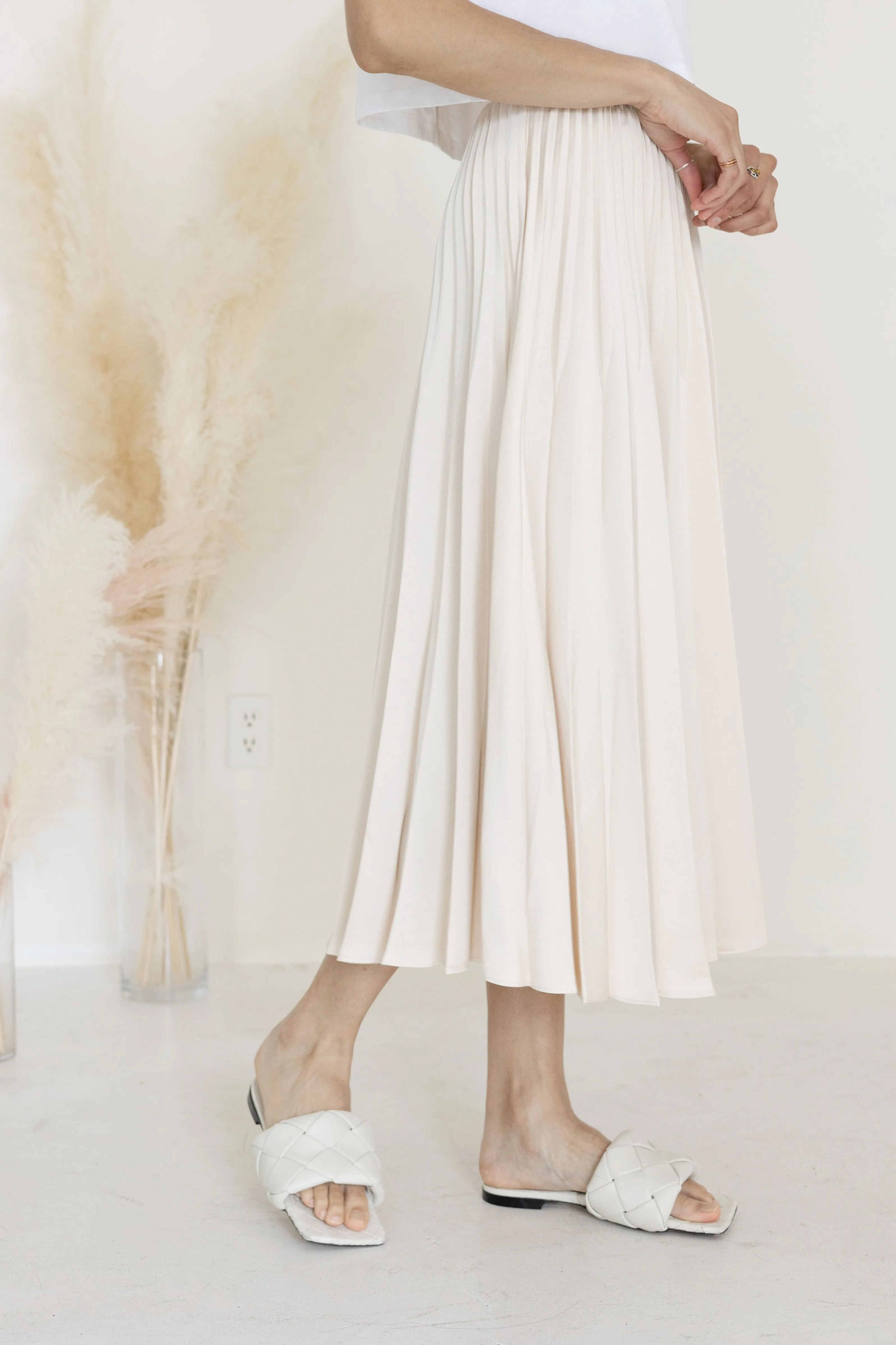 A-Line Pleated Midi Skirt Nude