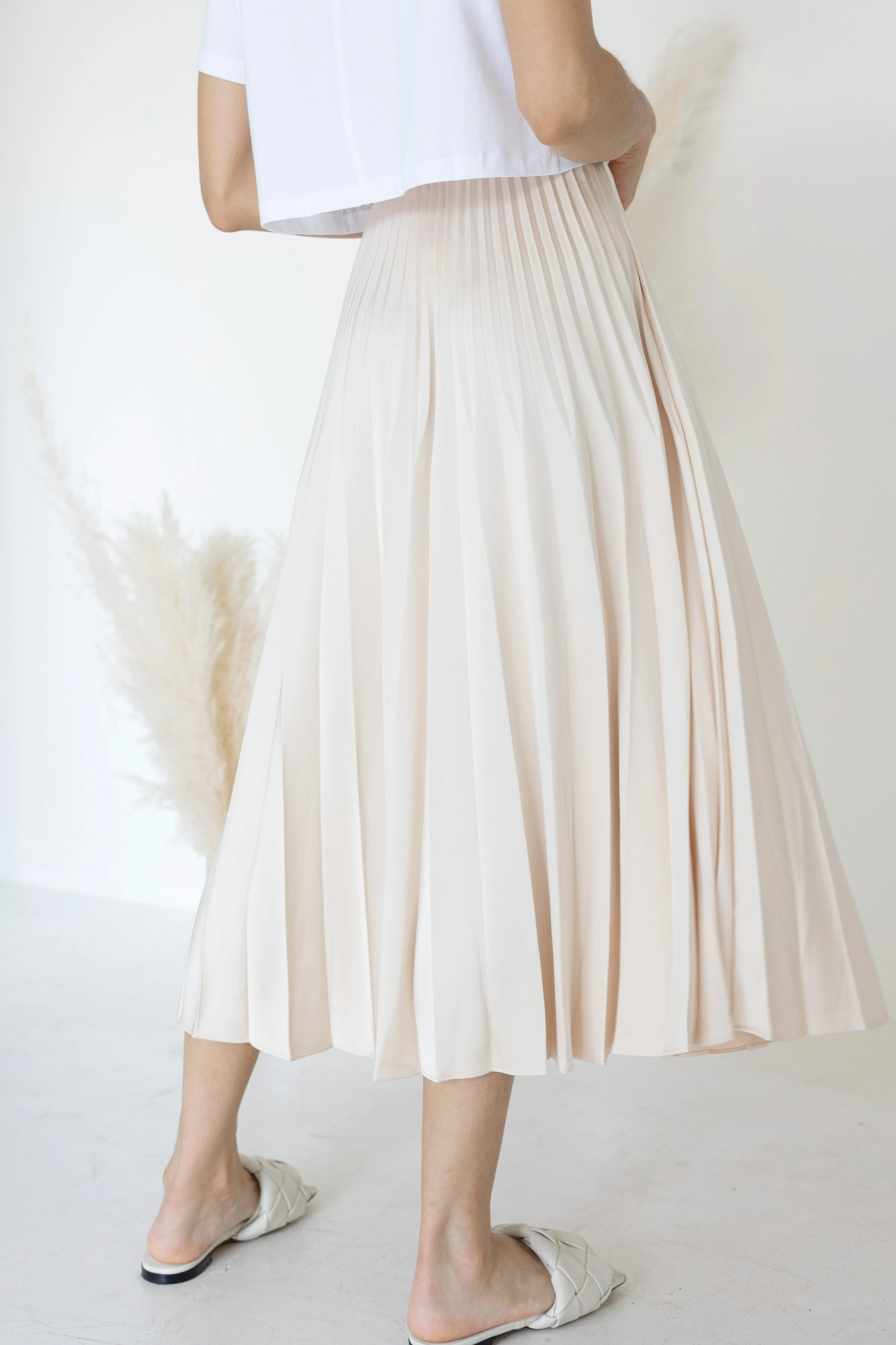 A-Line Pleated Midi Skirt Nude