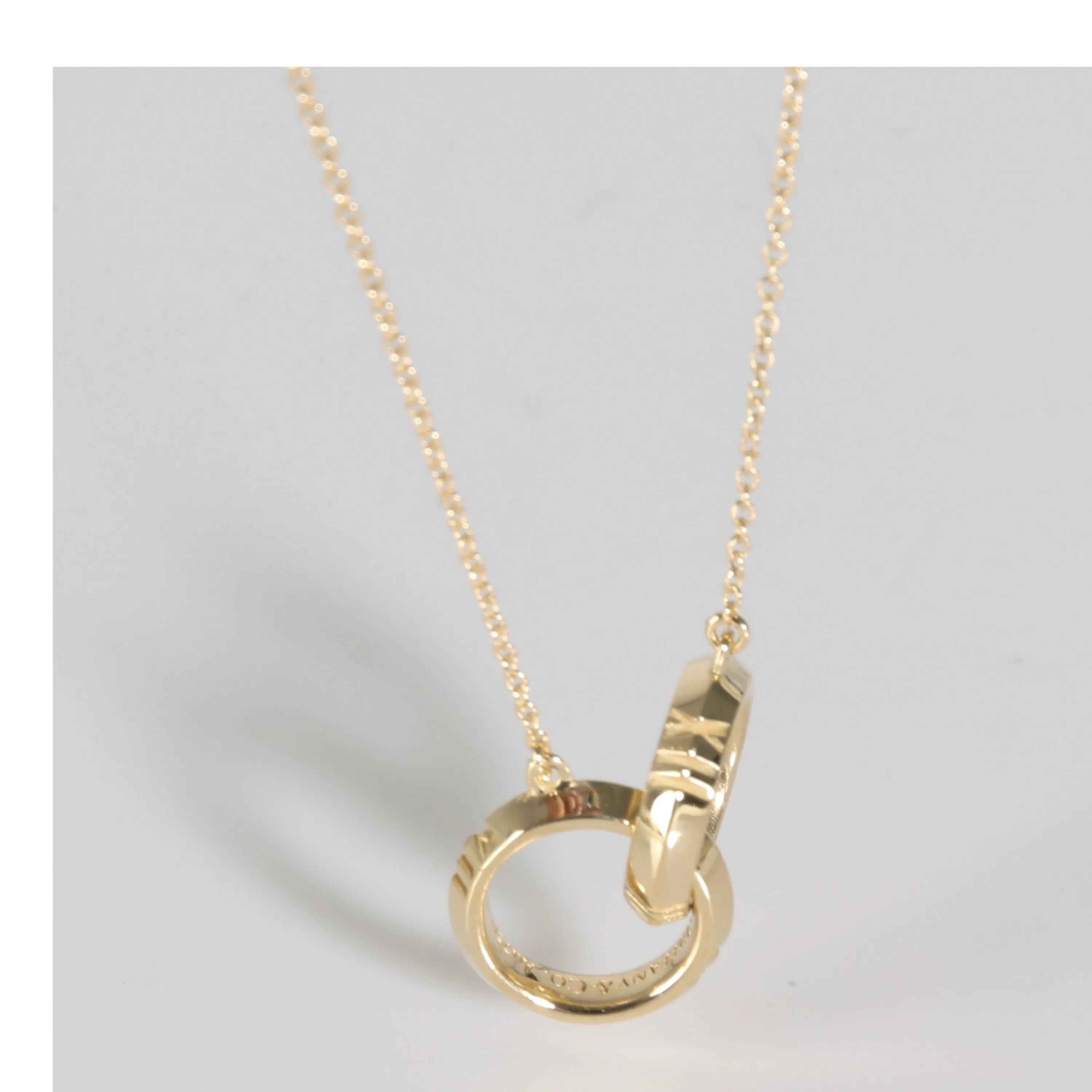 Atlas Fashion Pendant in 18k Yellow Gold