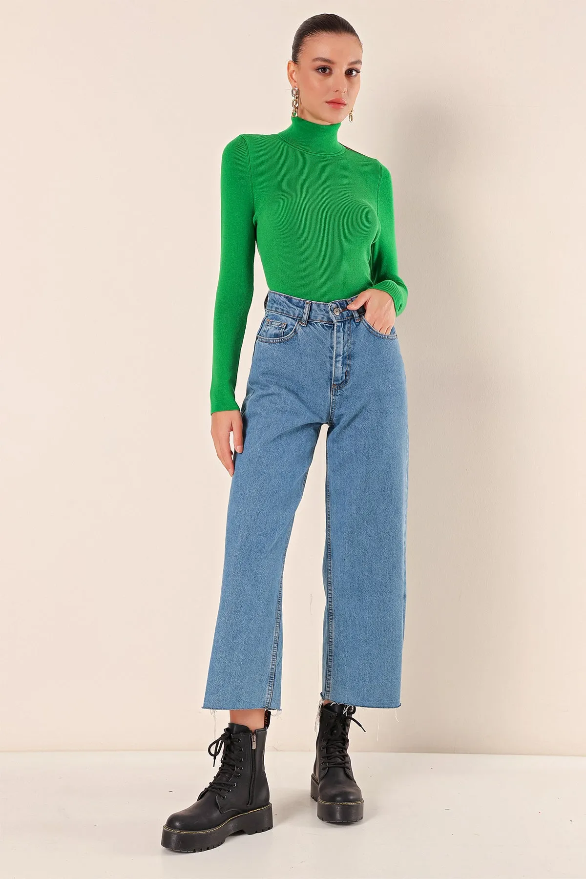 BGD Women Turtleneck Sweater - Green - Avondale