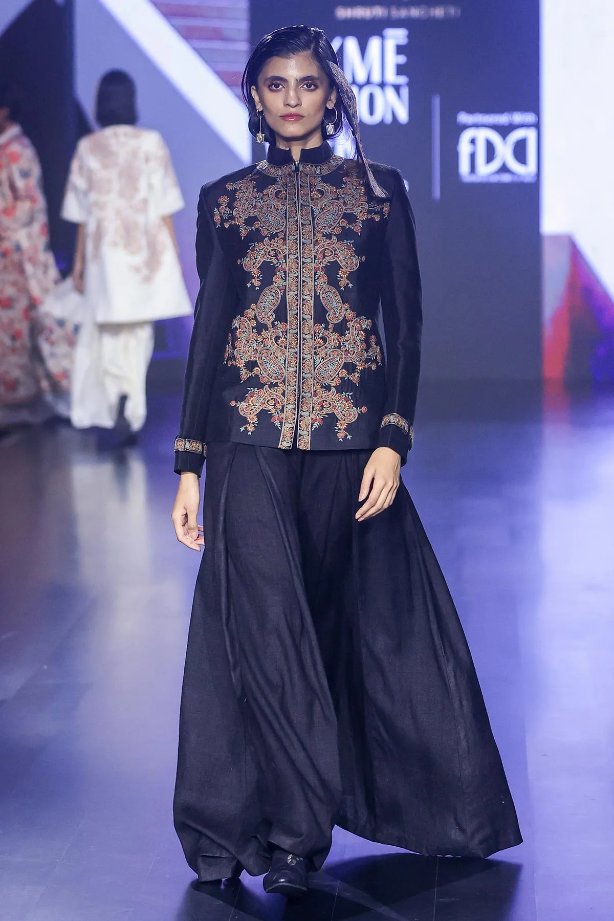 Black box pleated flared pants