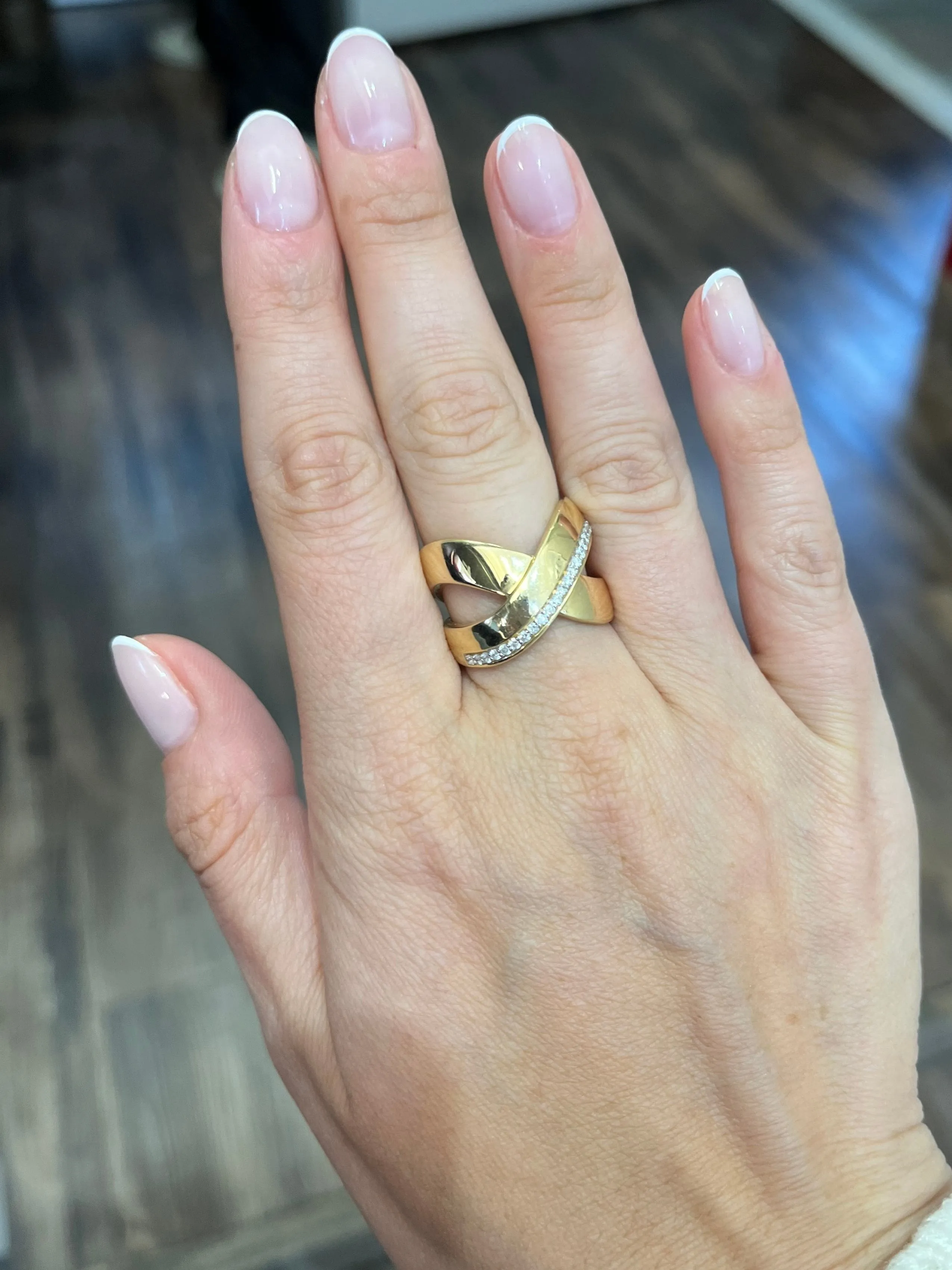 Cross-Cross Polished Fashion Ring