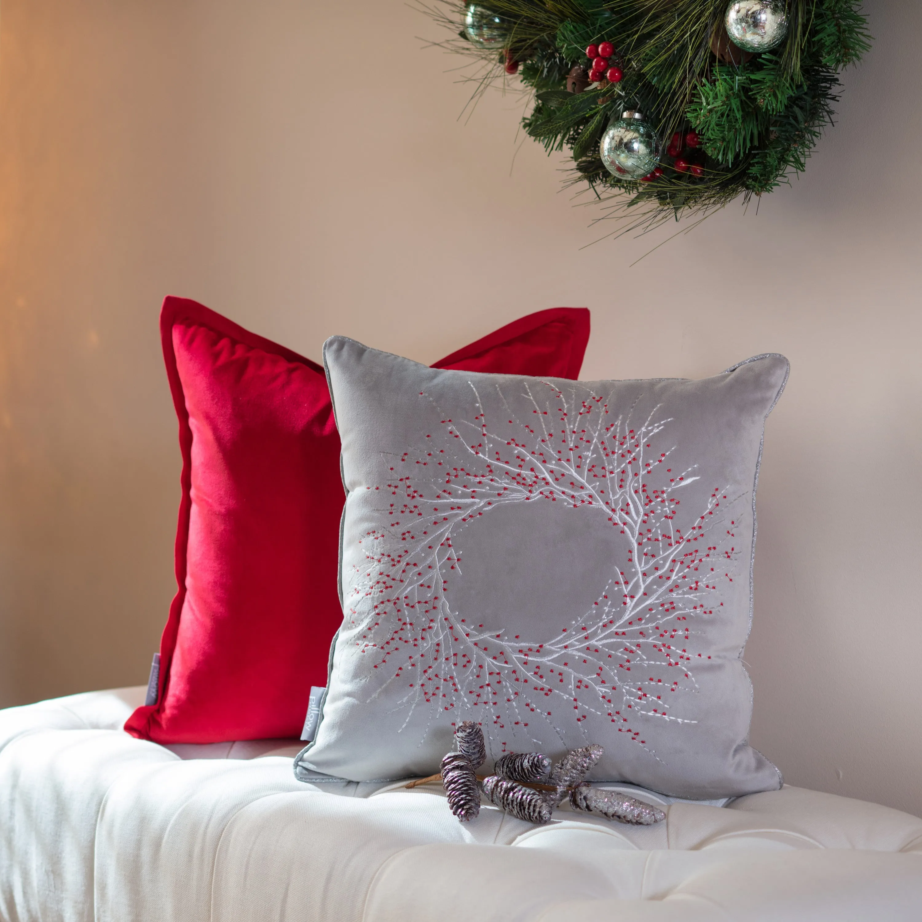 Indoor Velvet Christmas Wreath Gray 17-inch Throw Pillow