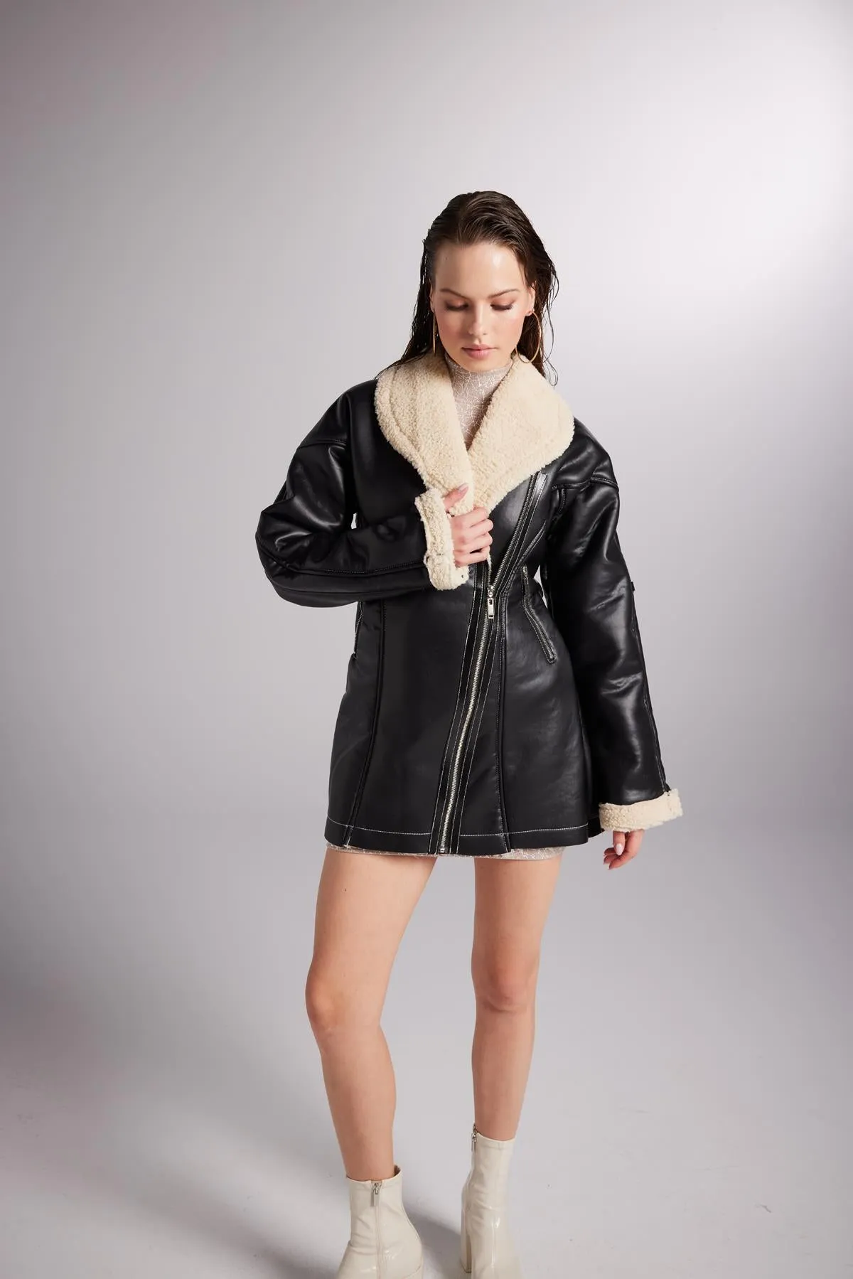 Monero Sleeve and Collar Detailed Coat Black