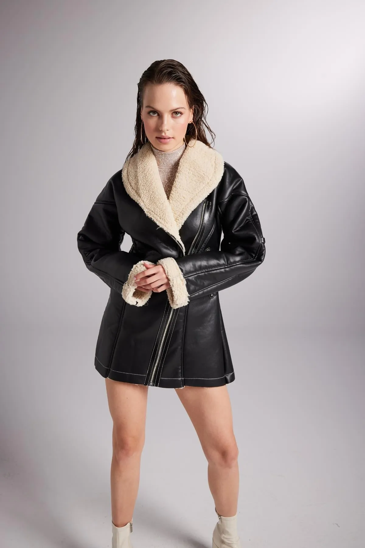 Monero Sleeve and Collar Detailed Coat Black