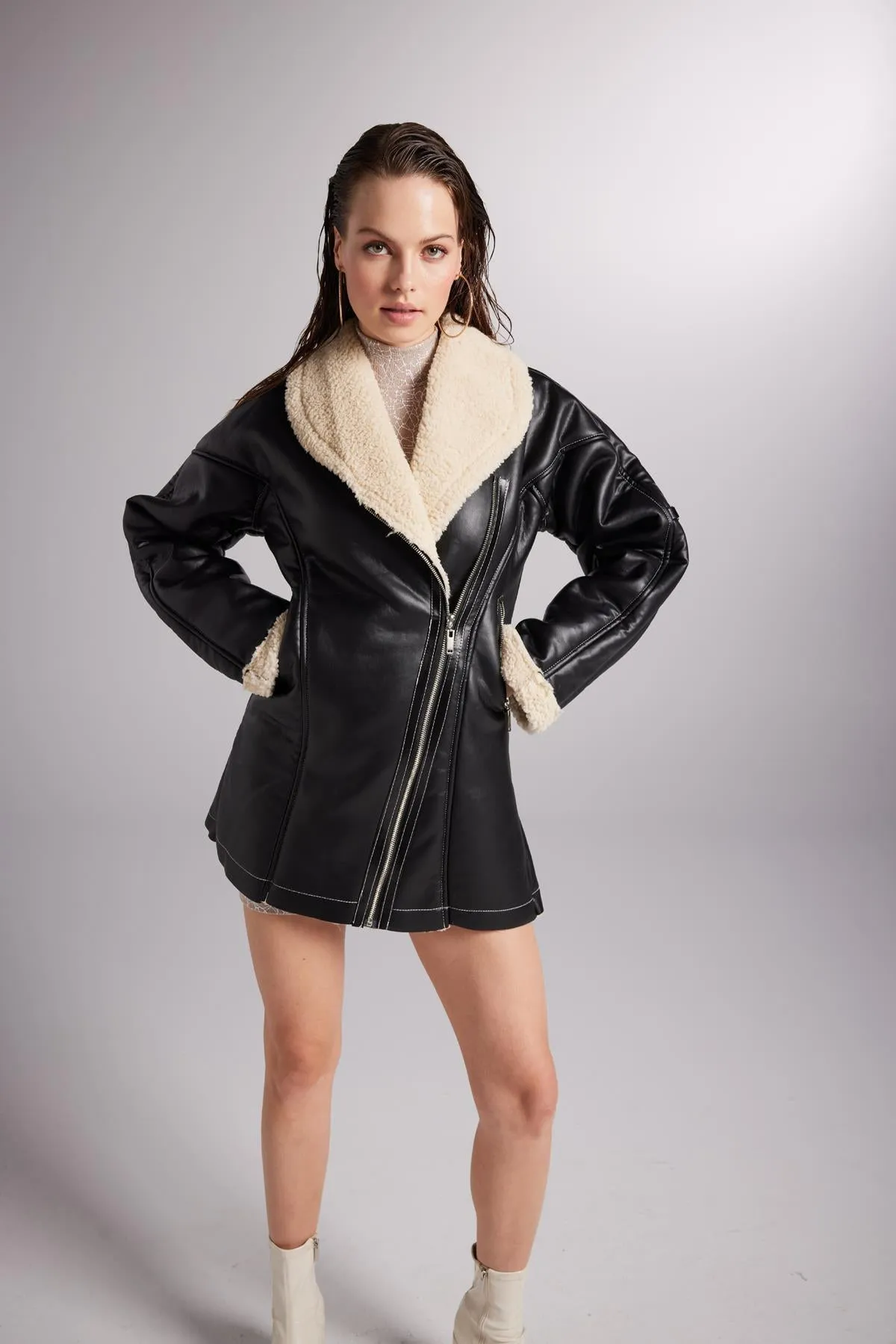 Monero Sleeve and Collar Detailed Coat Black