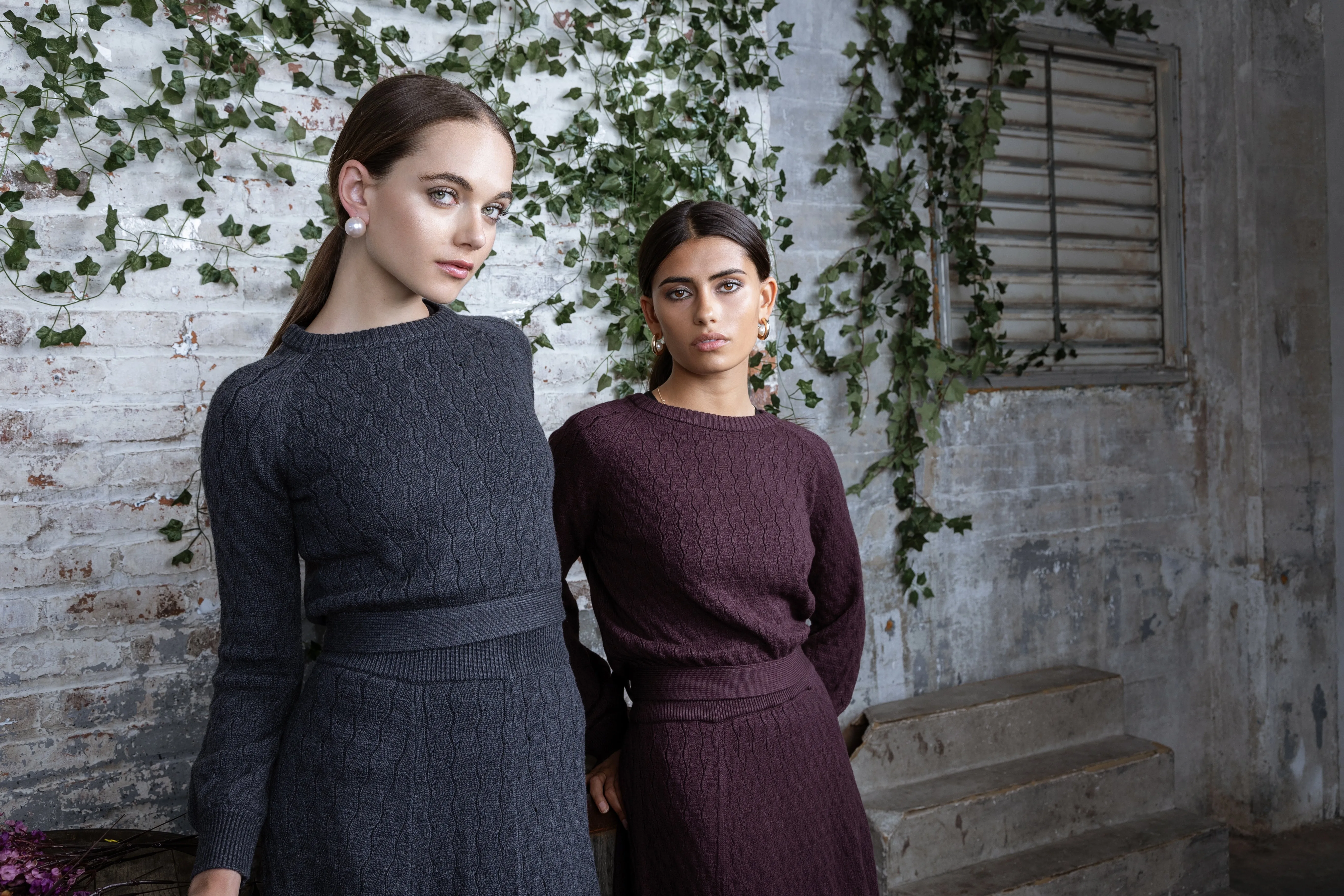 MUN-MNA4212 WINE CABLE KNIT TOP