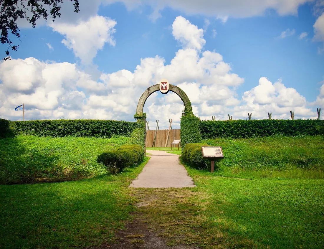 Noah Jigsaw Puzzle Fort Caroline National Memorial is a reconstruction of Fort de la Caroline, an attempted French colonial settlement in Florida on St. Johns River. Entrance arch 1000 pieces