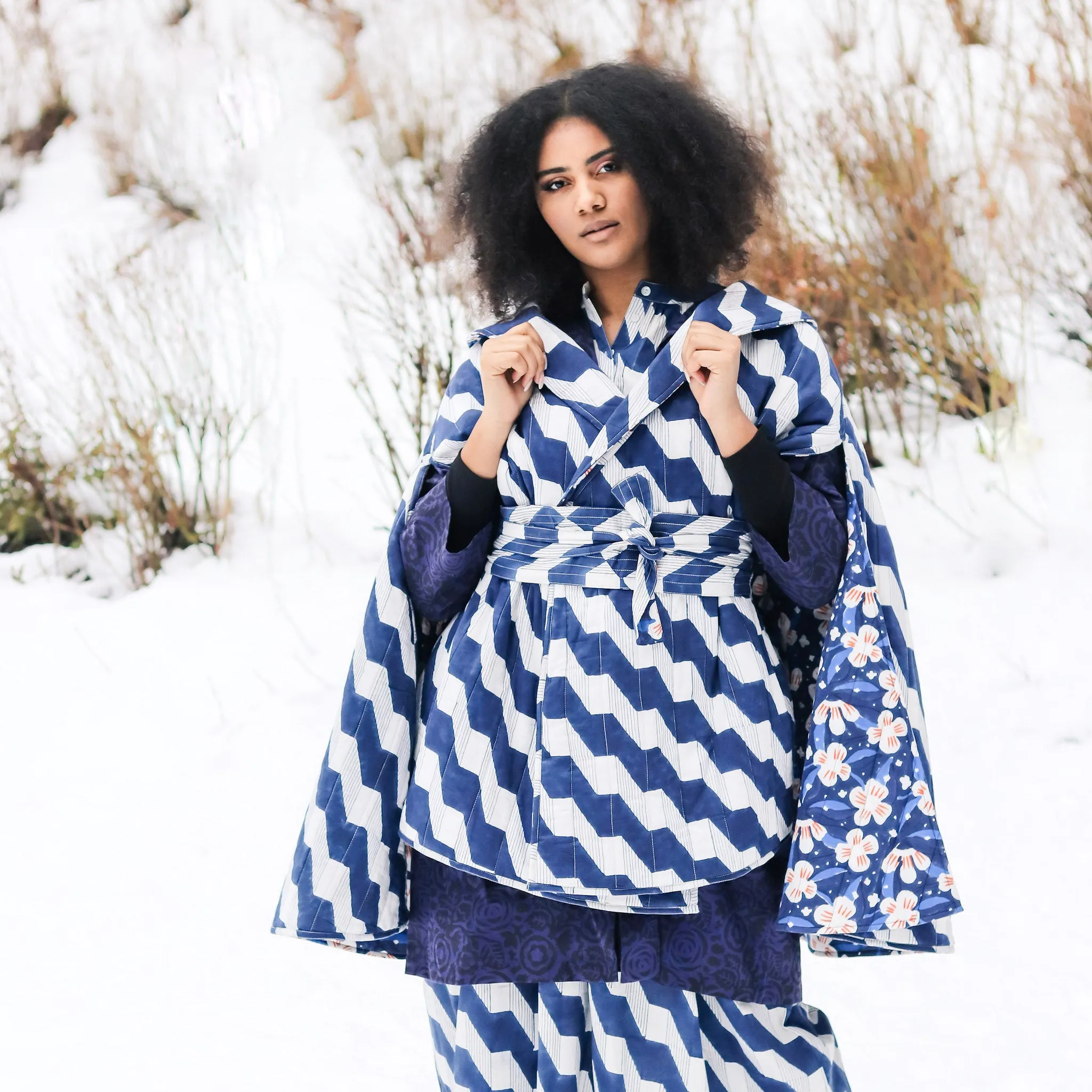 Reversible Hilma Cape in Zigzag and Snowdrop Print