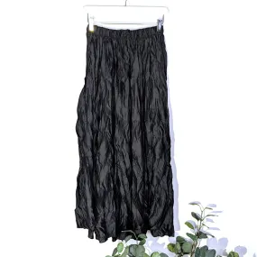 Satin look crinkle effect long skirt with elasticated waist (M-L)