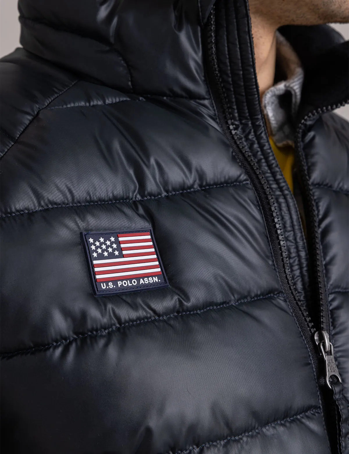 SMALL CHANNEL PACKABLE QUILTED JACKET