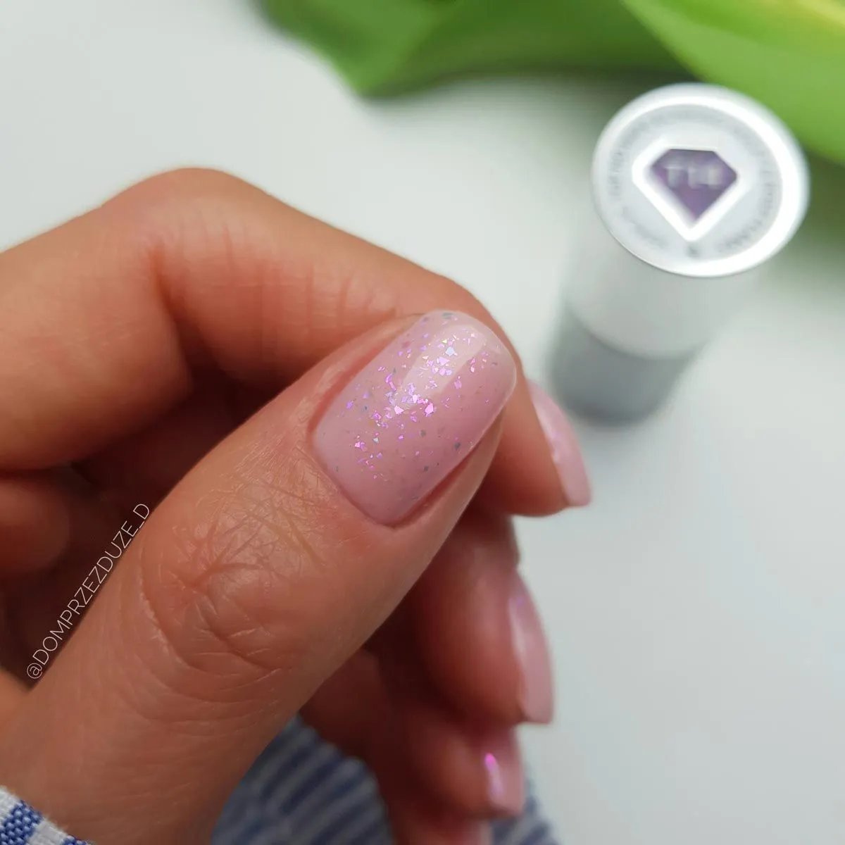 Top No Wipe Blinking T14 -Violet & Rose Flakes - 7 ml