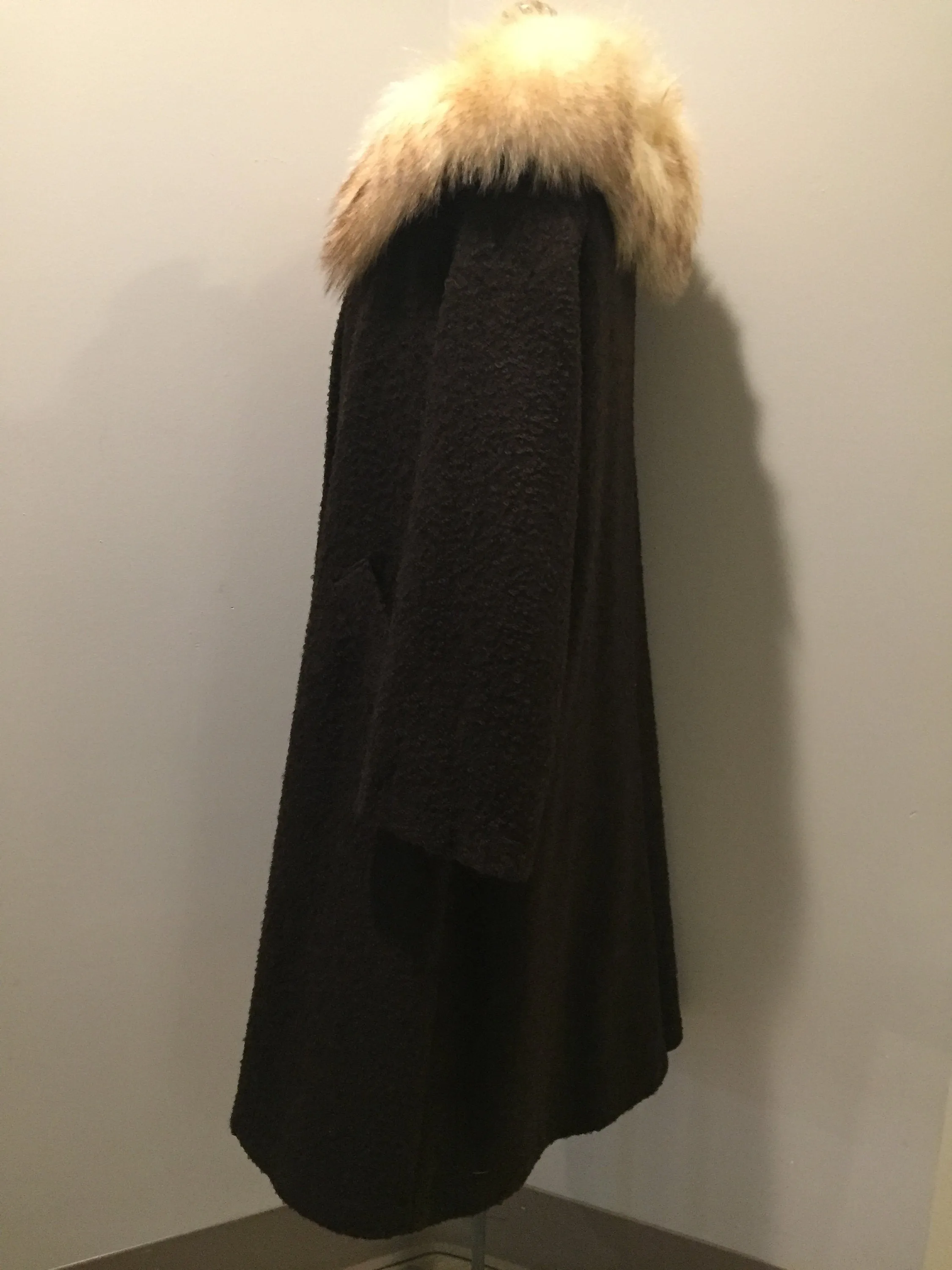 Vintage 50s/60s mid century boulé wool coat with white fox collar