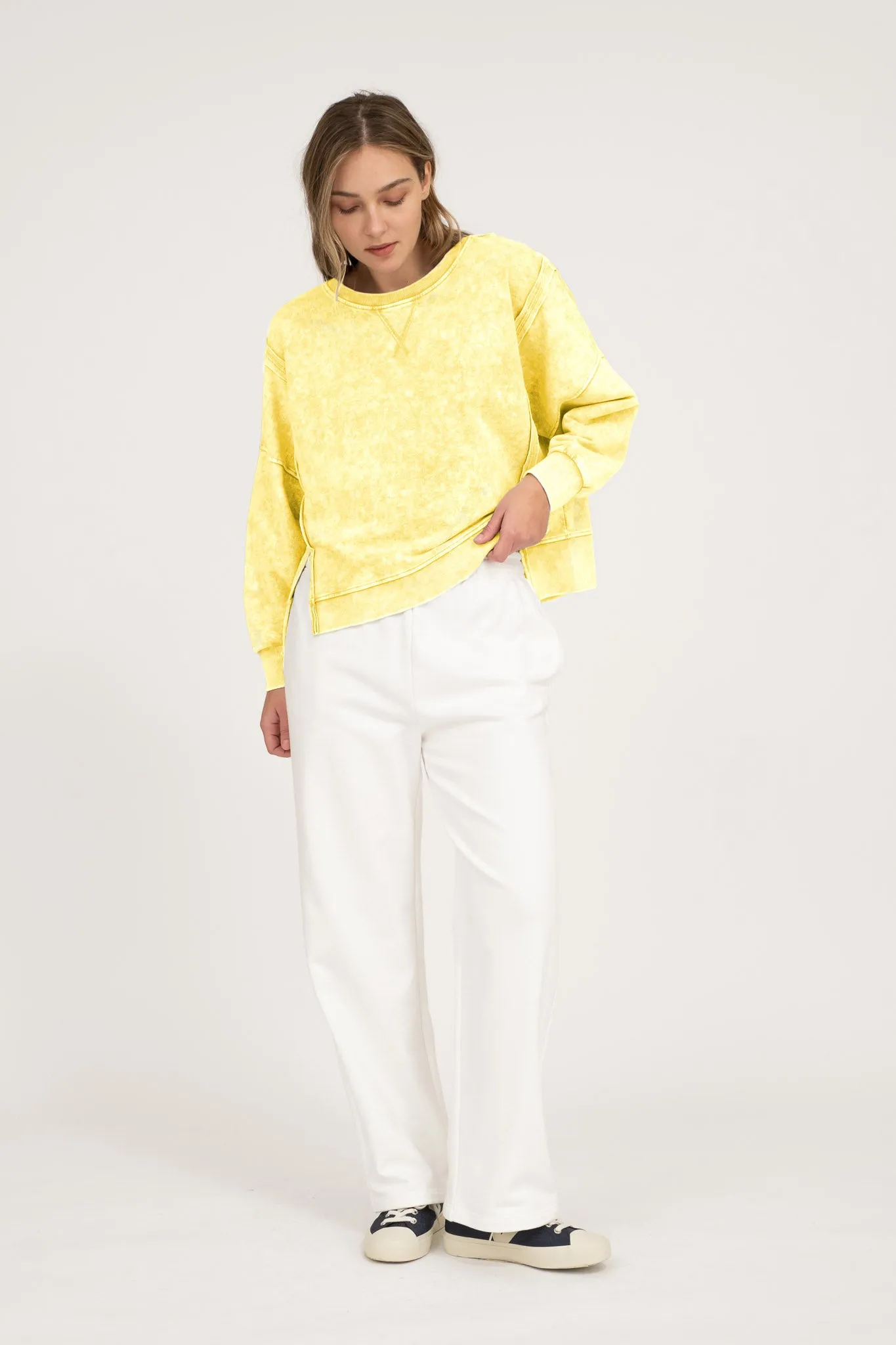 WASHED EXTENDED SHOULDER KNIT TOP
