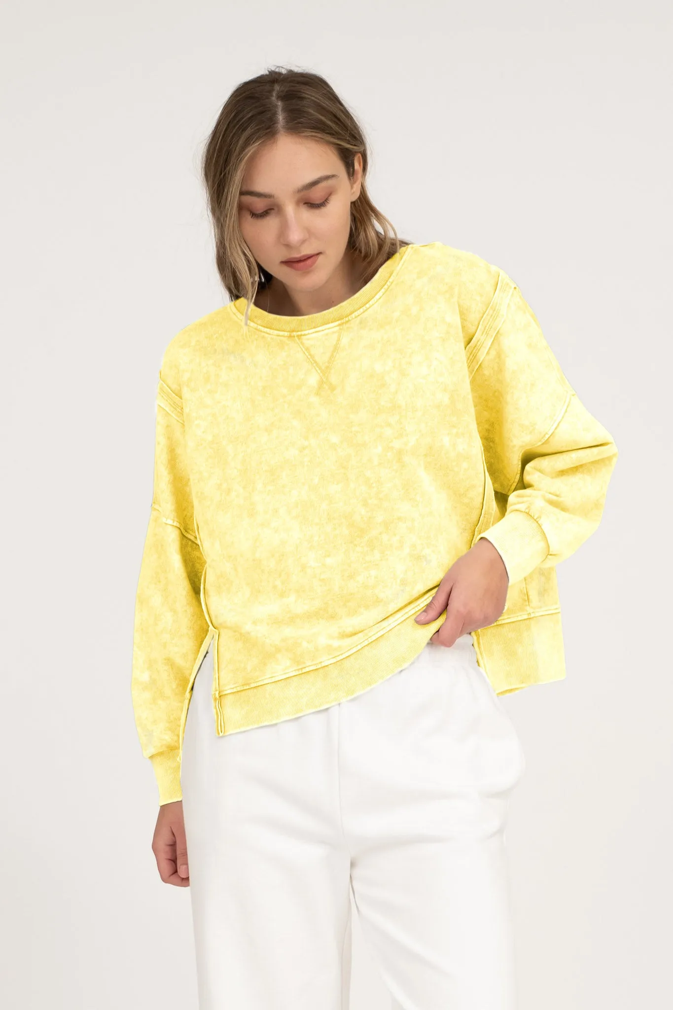 WASHED EXTENDED SHOULDER KNIT TOP