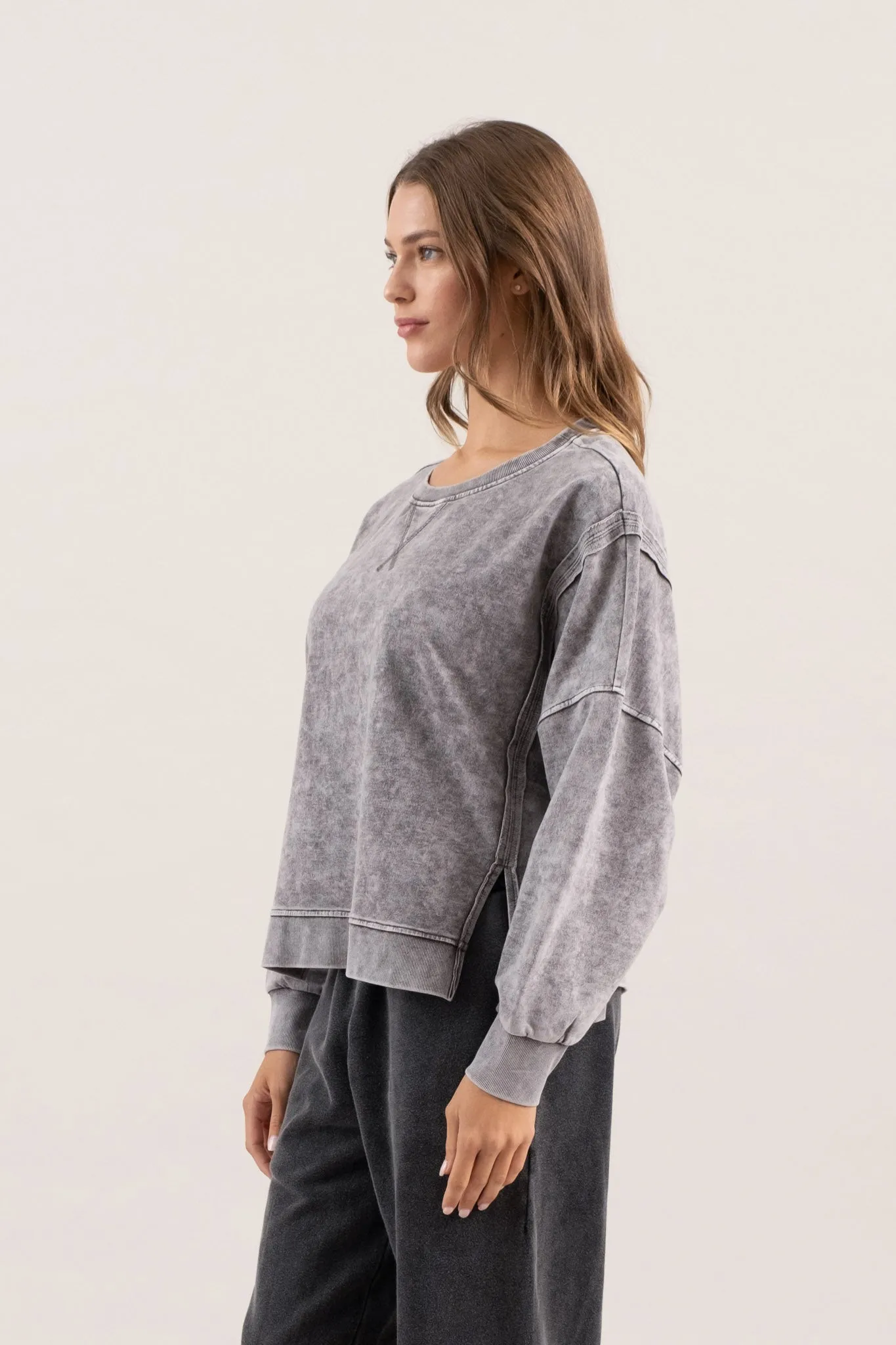 WASHED EXTENDED SHOULDER KNIT TOP