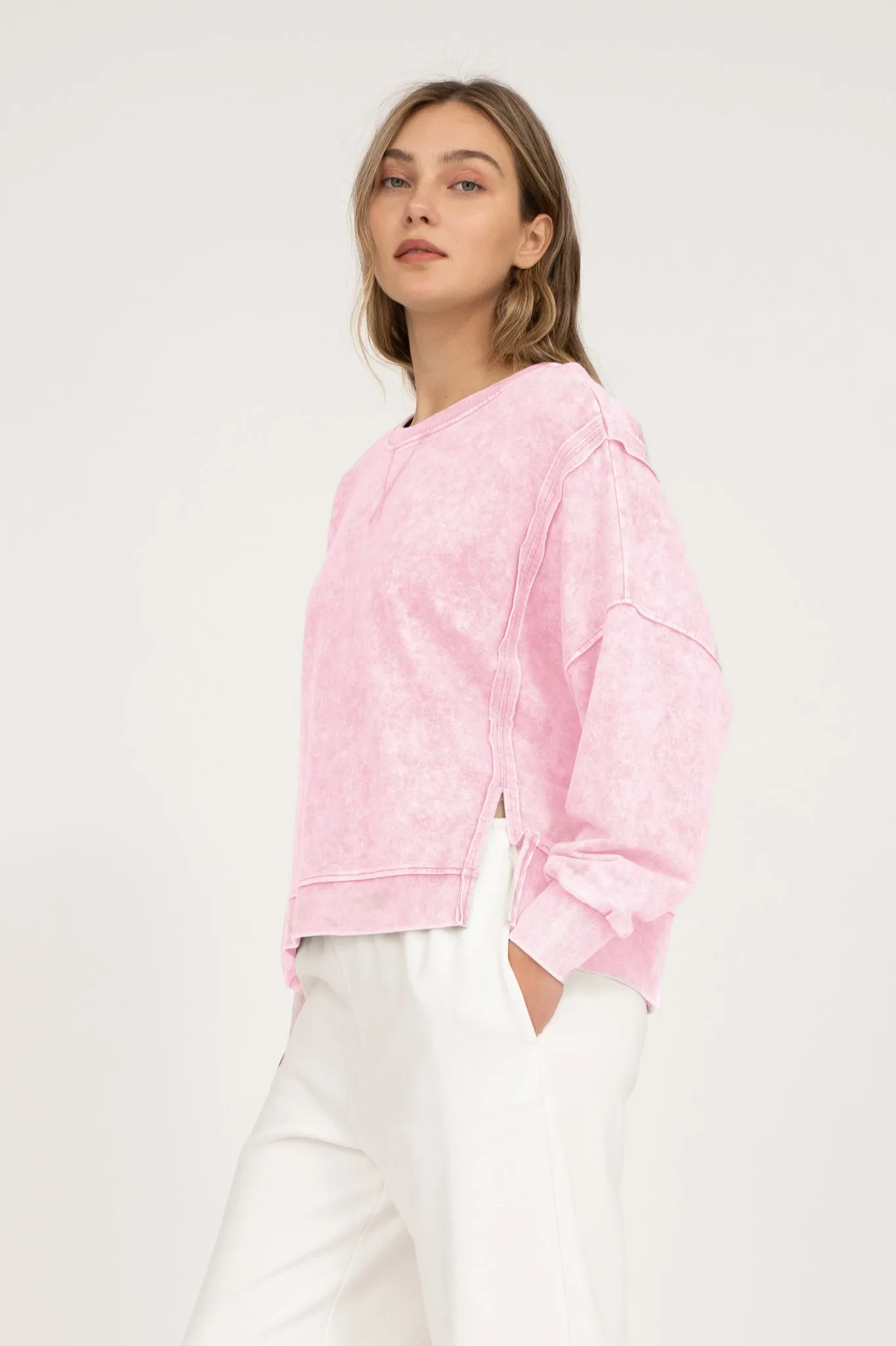 WASHED EXTENDED SHOULDER KNIT TOP