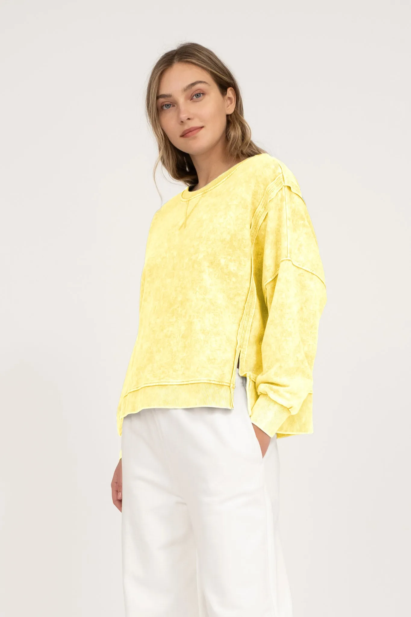 WASHED EXTENDED SHOULDER KNIT TOP