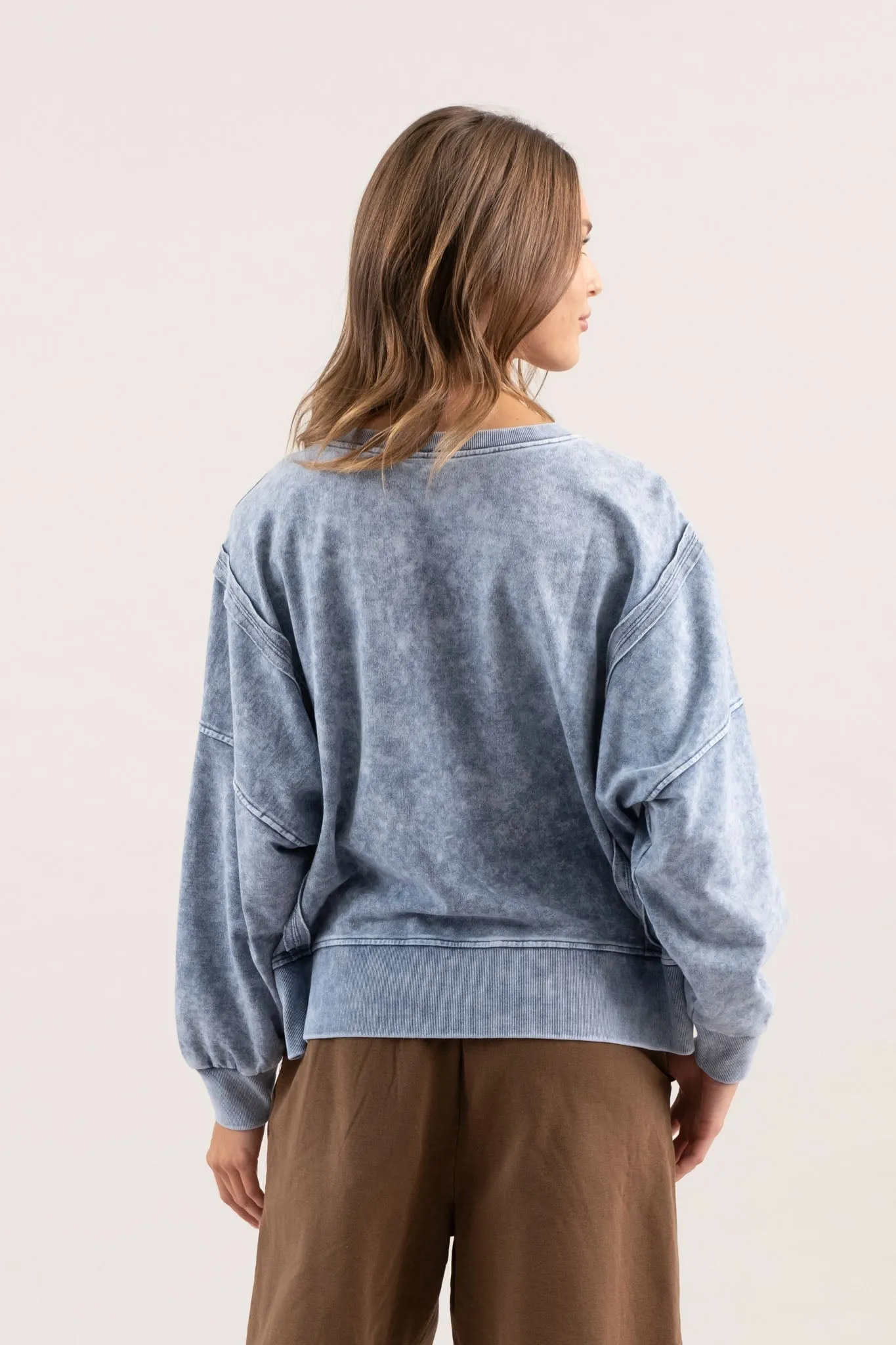 WASHED EXTENDED SHOULDER KNIT TOP
