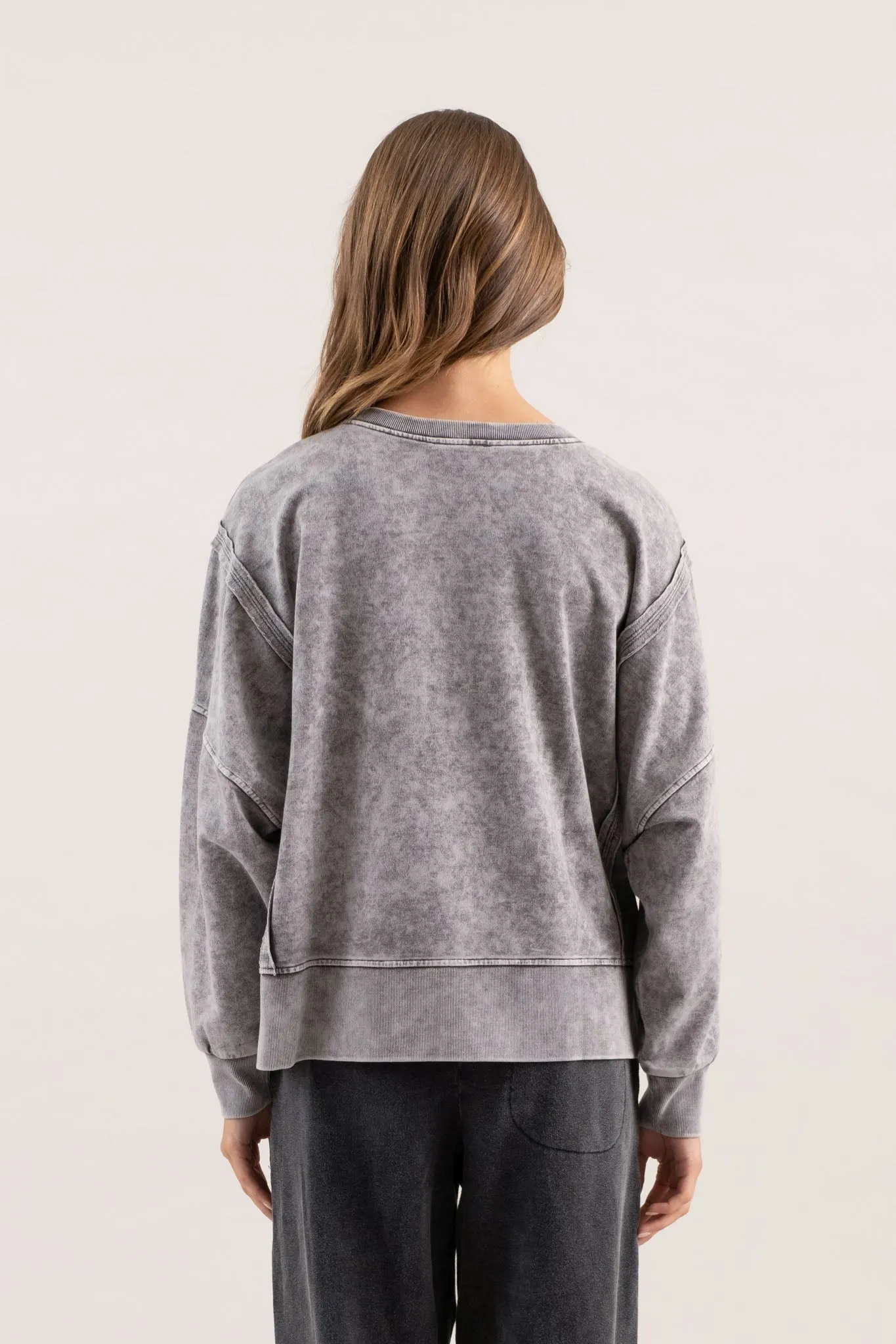 WASHED EXTENDED SHOULDER KNIT TOP