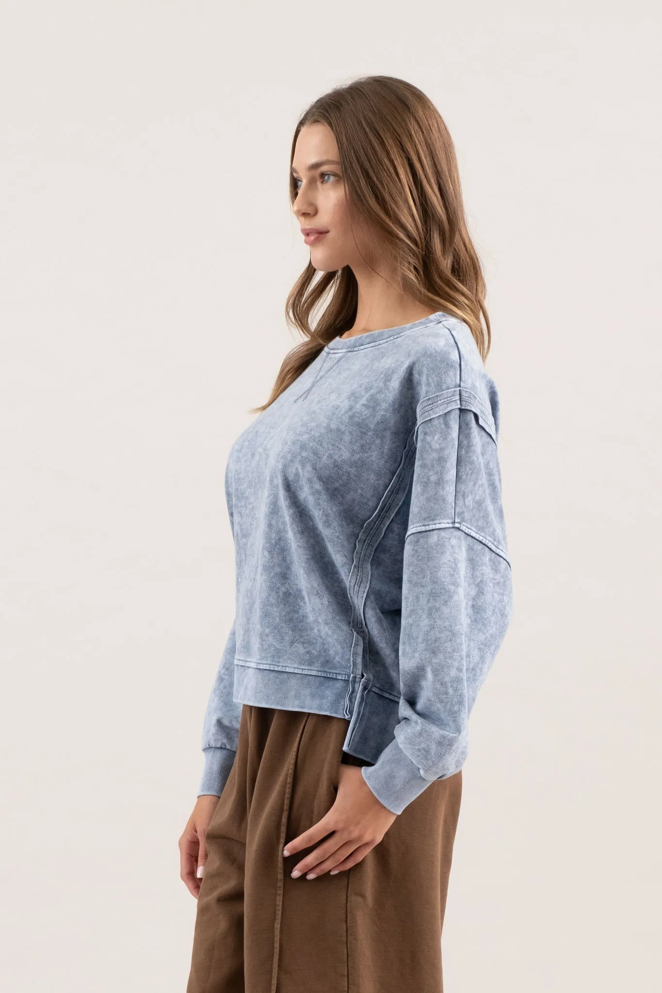 WASHED EXTENDED SHOULDER KNIT TOP